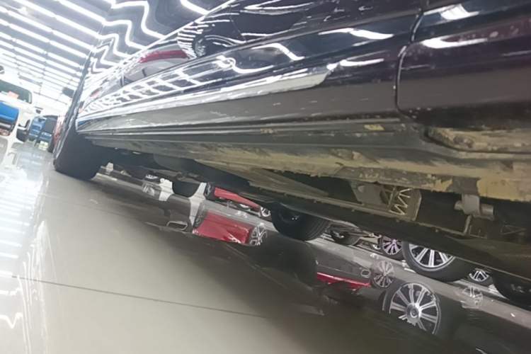 Used Hongqi HQ9 PHEV 2024 2.0T Four-Wheel Drive Luxury Edition Right Side Sill