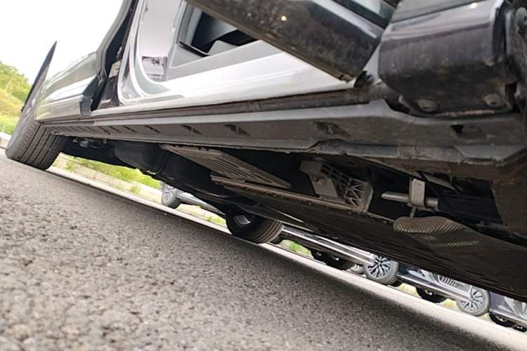 Used Hongqi HQ9 PHEV 2024 2.0T Four-Wheel Drive Business Edition Right Side Sill