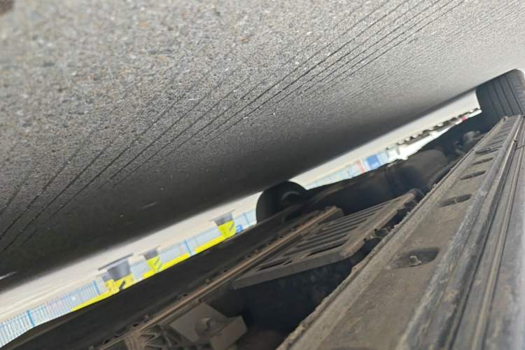 Used Hongqi HQ9 PHEV 2024 2.0T Four-Wheel Drive Luxury Edition Right Side Sill