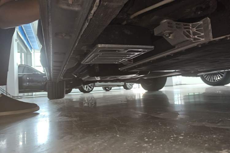 Used Hongqi HQ9 PHEV 2024 2.0T Four-Wheel Drive Business Edition Right Side Sill