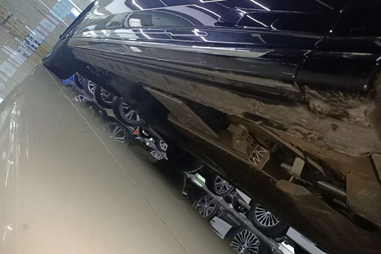 Used Hongqi HQ9 PHEV 2024 2.0T Four-Wheel Drive Business Edition Right Side Sill