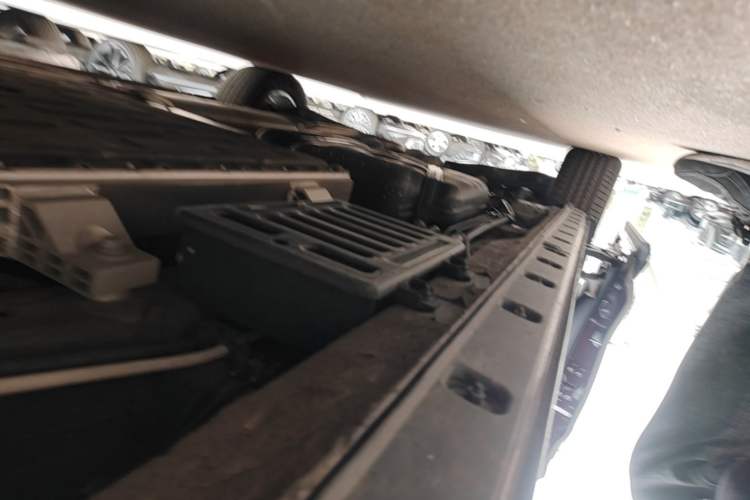 Used Hongqi HQ9 PHEV 2024 2.0T Four-Wheel Drive Luxury Edition Right Side Sill