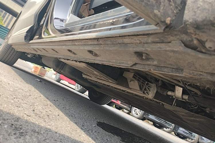 Used Hongqi HQ9 PHEV 2024 2.0T Four-Wheel Drive Business Edition Right Side Sill