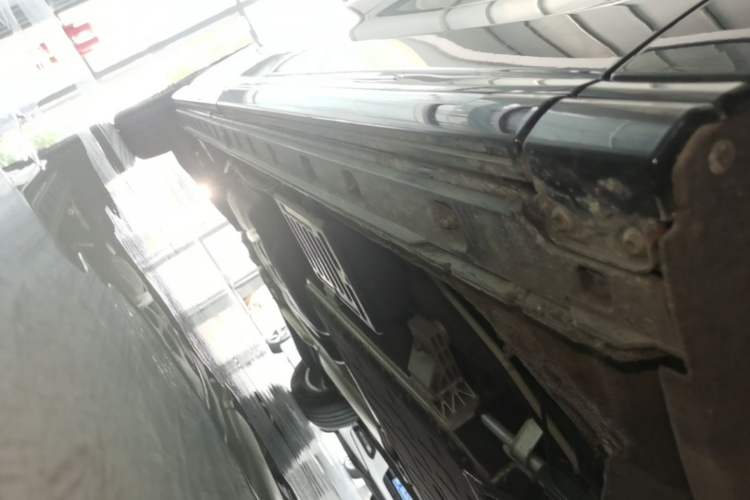 Used Hongqi HQ9 PHEV 2024 2.0T Four-Wheel Drive Luxury Edition Right Side Sill