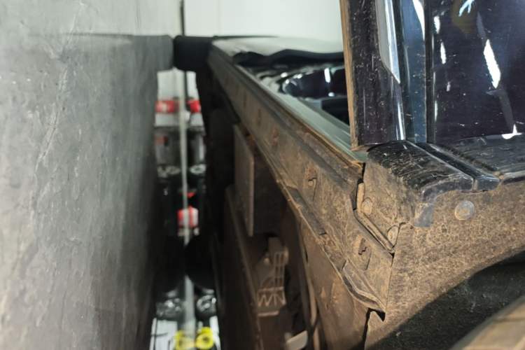 Used Hongqi HQ9 PHEV 2024 2.0T Four-Wheel Drive Business Edition Right Side Sill