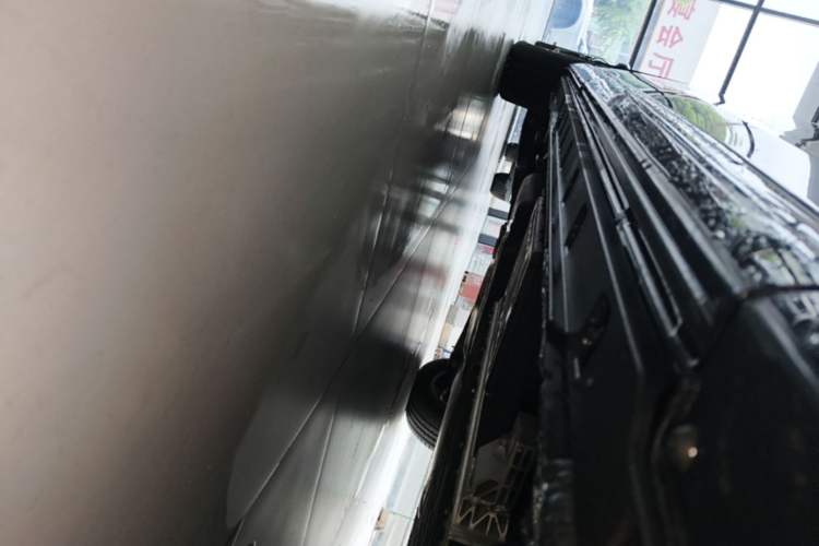 Used Hongqi HQ9 PHEV 2024 2.0T Four-Wheel Drive Luxury Edition Right Side Sill