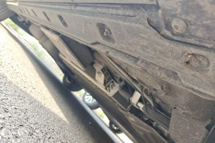 Used Hongqi HQ9 PHEV 2024 2.0T Four-Wheel Drive Business Edition Right Side Sill