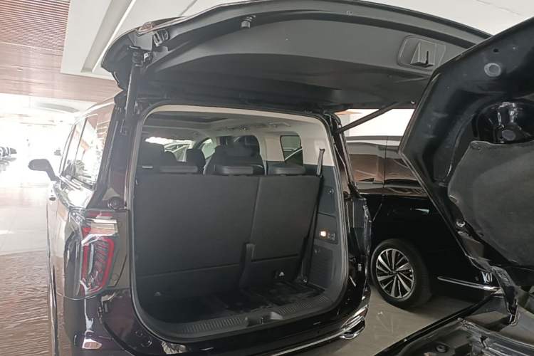 Used Hongqi HQ9 PHEV 2024 2.0T Four-Wheel Drive Luxury Edition Trunk