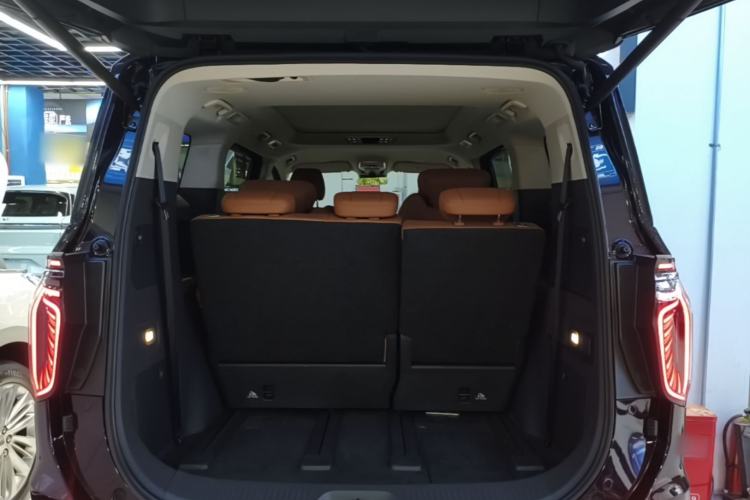 Used Hongqi HQ9 PHEV 2024 2.0T Four-Wheel Drive Business Edition Trunk