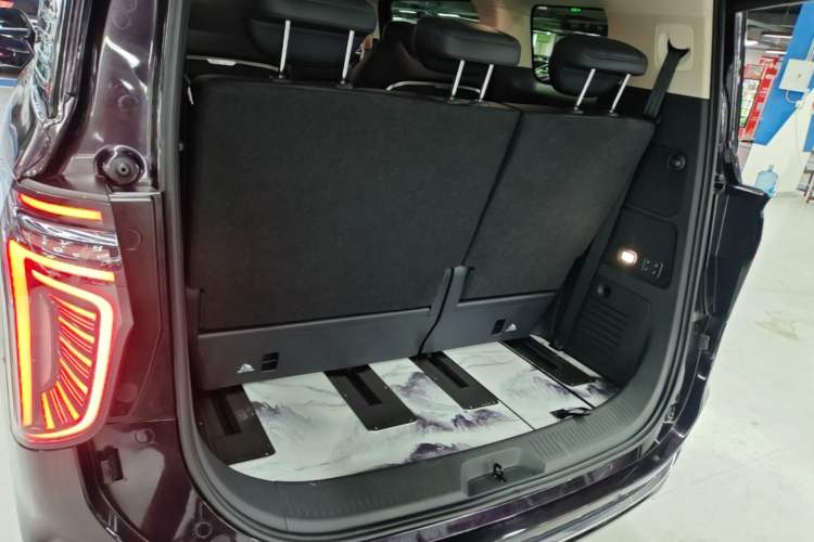 Used Hongqi HQ9 PHEV 2024 2.0T Four-Wheel Drive Luxury Edition Trunk