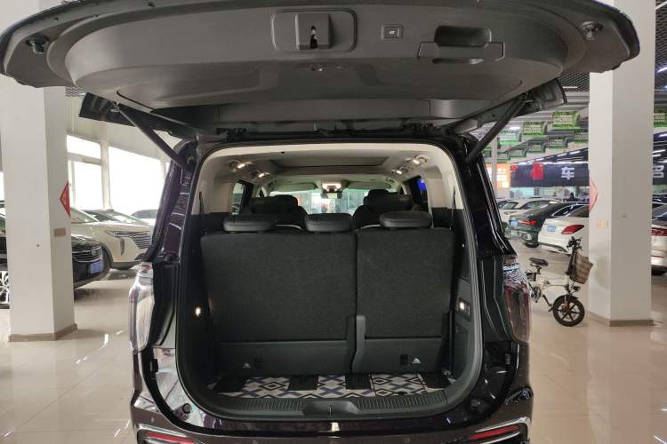 Used Hongqi HQ9 PHEV 2024 2.0T Four-Wheel Drive Luxury Edition Trunk