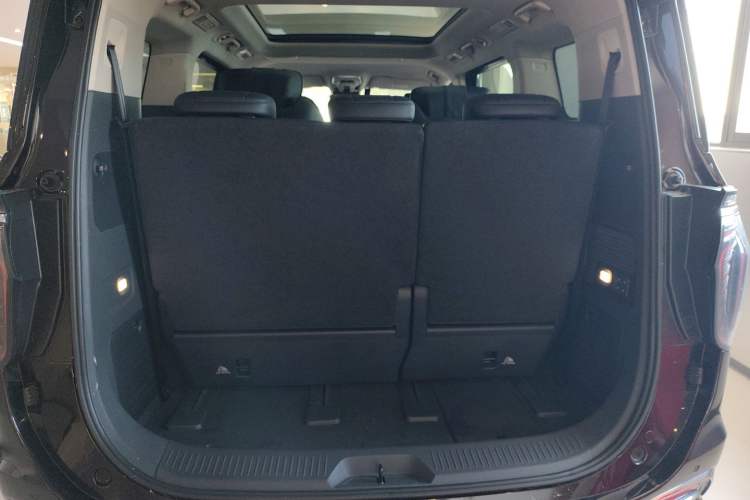 Used Hongqi HQ9 PHEV 2024 2.0T Four-Wheel Drive Luxury Edition Trunk