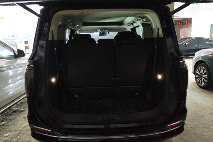 Used Hongqi HQ9 PHEV 2024 2.0T Four-Wheel Drive Luxury Edition Trunk