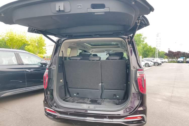 Used Hongqi HQ9 PHEV 2024 2.0T Four-Wheel Drive Luxury Edition Trunk