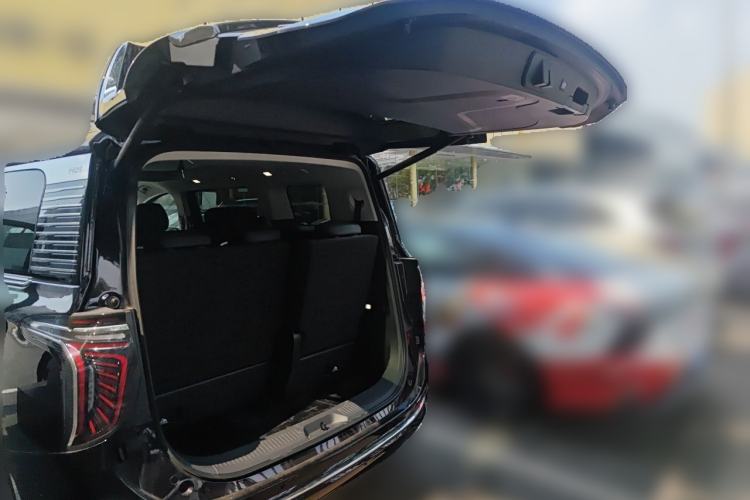Used Hongqi HQ9 PHEV 2024 2.0T Four-Wheel Drive Luxury Edition Trunk