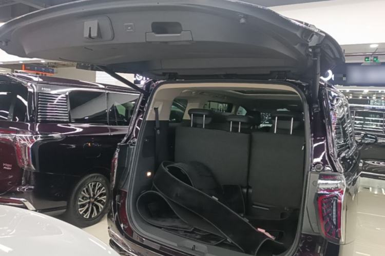 Used Hongqi HQ9 PHEV 2024 2.0T Four-Wheel Drive Luxury Edition Trunk