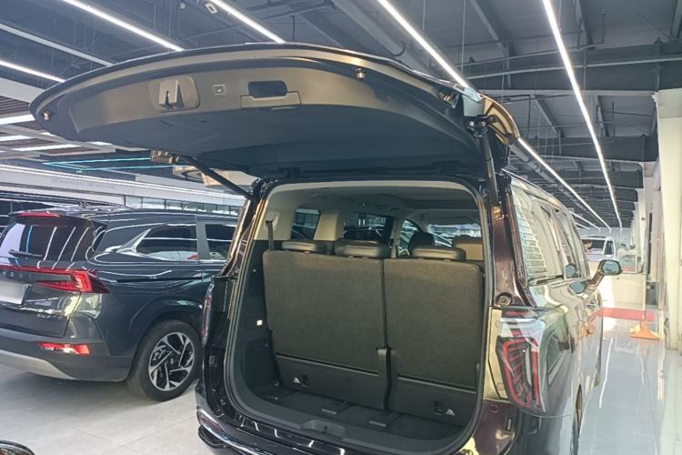 Used Hongqi HQ9 PHEV 2024 2.0T Four-Wheel Drive Luxury Edition Trunk