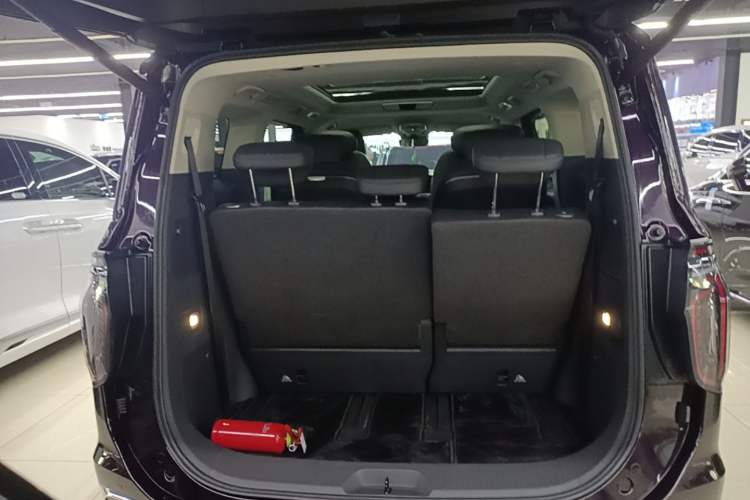 Used Hongqi HQ9 PHEV 2024 2.0T Four-Wheel Drive Business Edition Trunk