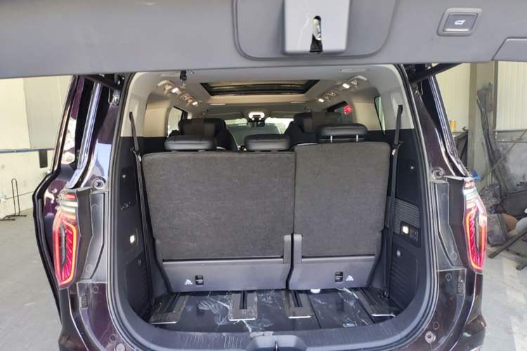 Used Hongqi HQ9 PHEV 2024 2.0T Four-Wheel Drive Luxury Edition Trunk