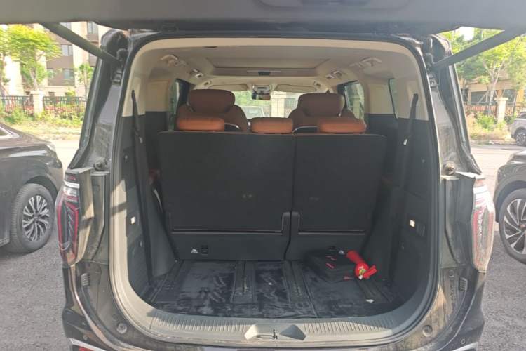 Used Hongqi HQ9 PHEV 2024 2.0T Four-Wheel Drive Business Edition Trunk
