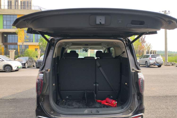 Used Hongqi HQ9 PHEV 2024 2.0T Four-Wheel Drive Business Edition Trunk