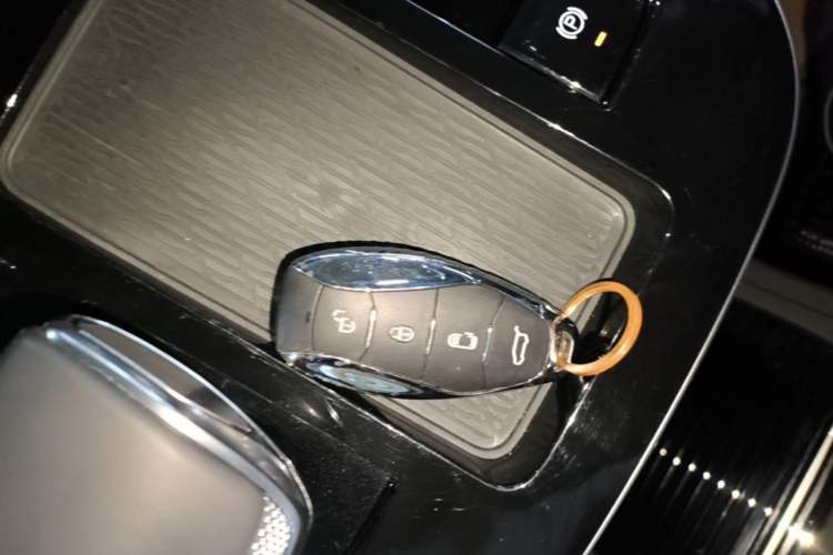 Used Hongqi HQ9 PHEV 2024 2.0T Four-Wheel Drive Luxury Edition Vehicle Key