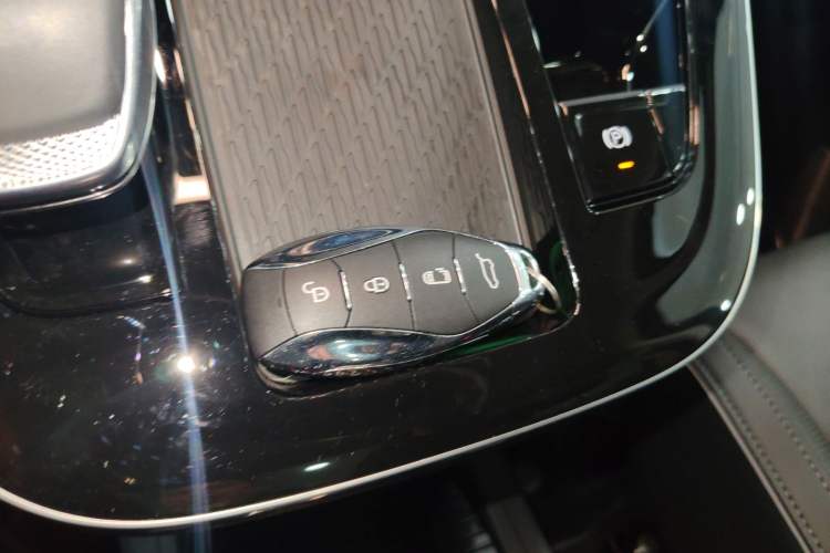 Used Hongqi HQ9 PHEV 2024 2.0T Four-Wheel Drive Luxury Edition Vehicle Key