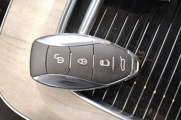 Used Hongqi HQ9 PHEV 2024 2.0T Four-Wheel Drive Business Edition Vehicle Key