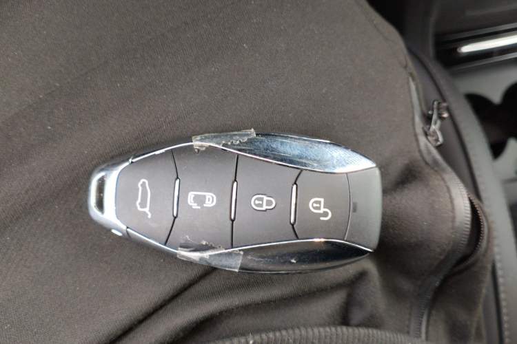 Used Hongqi HQ9 PHEV 2024 2.0T Four-Wheel Drive Business Edition Vehicle Key