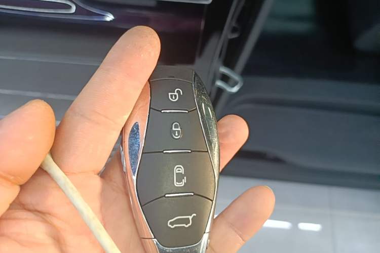 Used Hongqi HQ9 PHEV 2024 2.0T Four-Wheel Drive Luxury Edition Vehicle Key