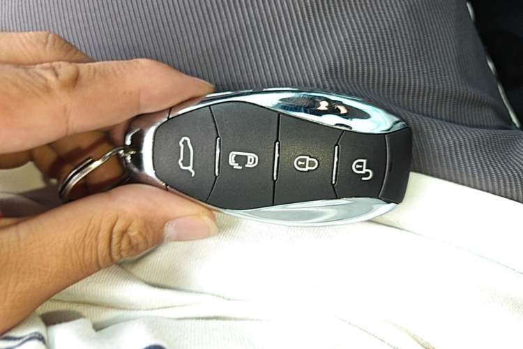 Used Hongqi HQ9 PHEV 2024 2.0T Four-Wheel Drive Luxury Edition Vehicle Key