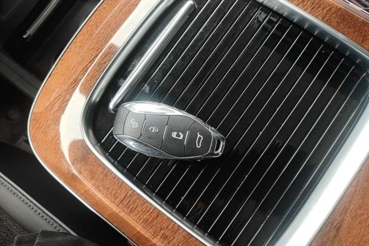 Used Hongqi HQ9 PHEV 2024 2.0T Four-Wheel Drive Luxury Edition Vehicle Key