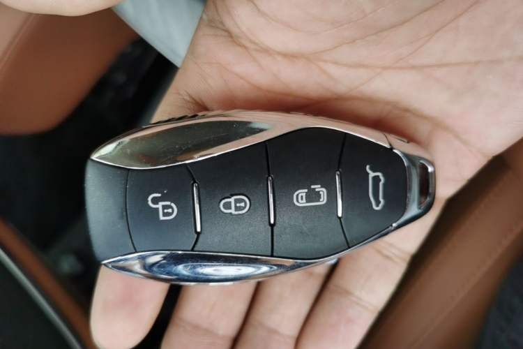 Used Hongqi HQ9 PHEV 2024 2.0T Four-Wheel Drive Business Edition Vehicle Key