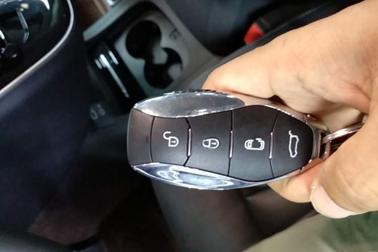Used Hongqi HQ9 PHEV 2024 2.0T Four-Wheel Drive Luxury Edition Vehicle Key