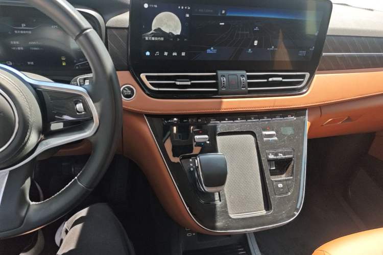 Used Hongqi HQ9 PHEV 2024 2.0T Four-Wheel Drive Business Edition Audio And AC Panel
