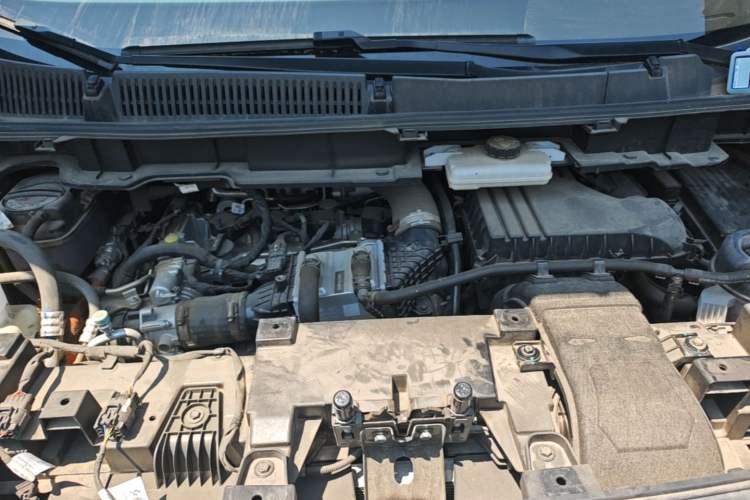 Used Hongqi HQ9 PHEV 2024 2.0T Four-Wheel Drive Business Edition Engine Bay
