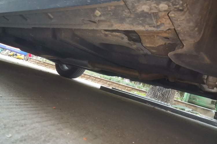 Used Hongqi HS3 2023 1.5T Two-Wheel Drive Shanwei Edition Chassis Front Right