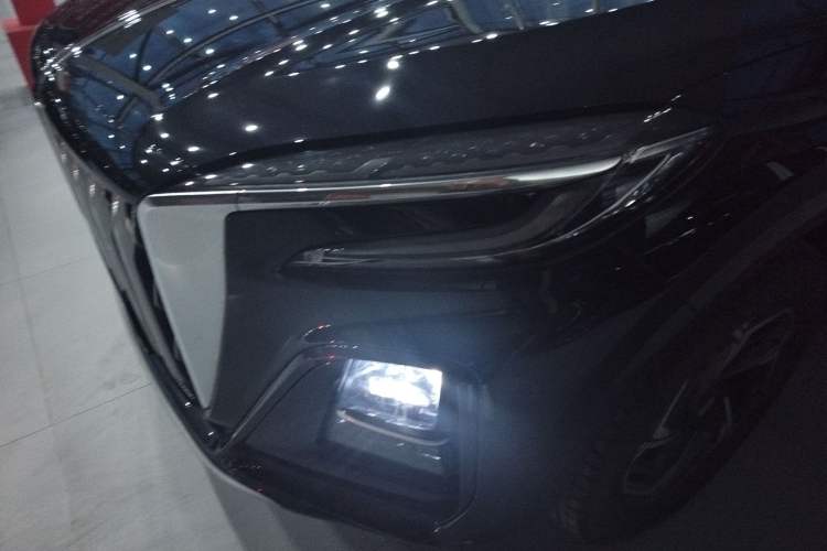 Used Hongqi HS3 2023 1.5T Two-Wheel Drive Shanwei Edition Left Front Headlight