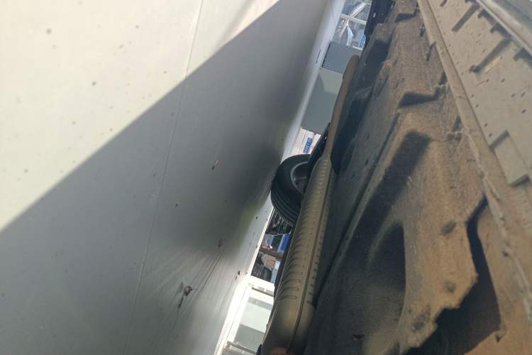Used Hongqi HS3 2023 2.0T All-Wheel-Drive Youwei Version Chassis Front Right