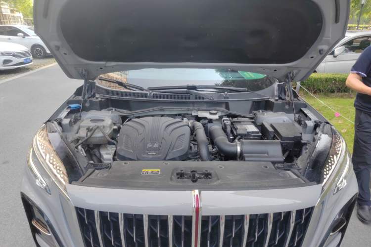 Used Hongqi HS3 2023 2.0T Two-Wheel Drive Available Version Engine Bay