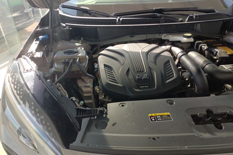 Used Hongqi HS3 2023 2.0T All-Wheel-Drive Youwei Version Engine Bay Right