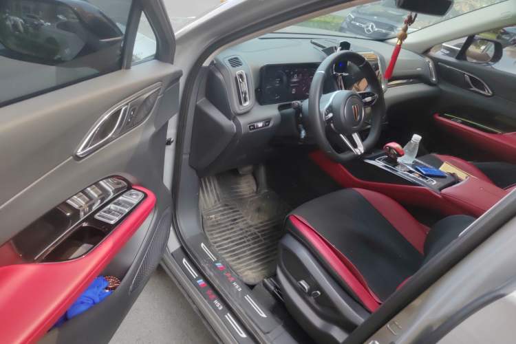 Used Hongqi HS3 2023 2.0T Two-Wheel Drive Available Version Interior 3
