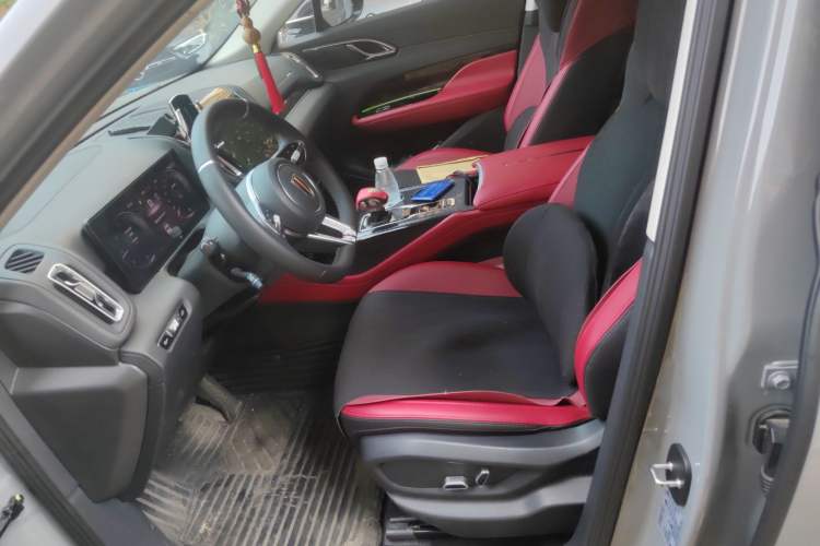 Used Hongqi HS3 2023 2.0T Two-Wheel Drive Available Version Left Front Seat