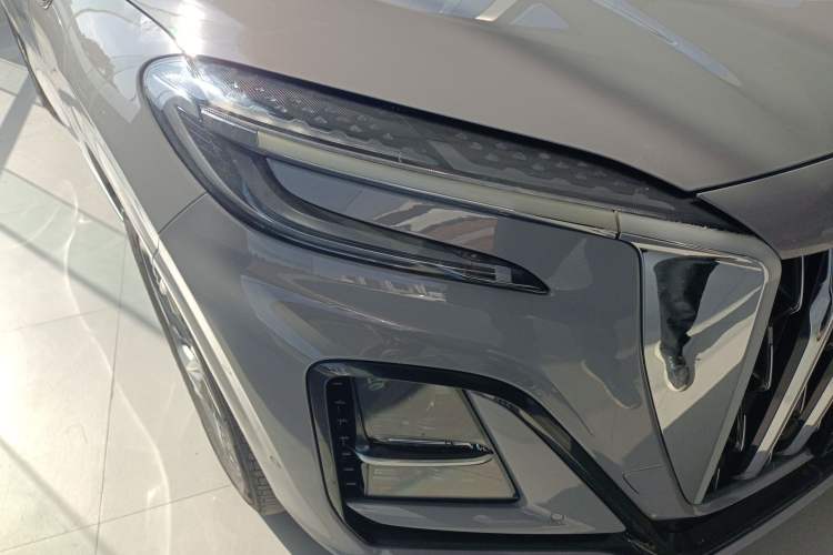 Used Hongqi HS3 2023 2.0T All-Wheel-Drive Youwei Version Right Front Headlight