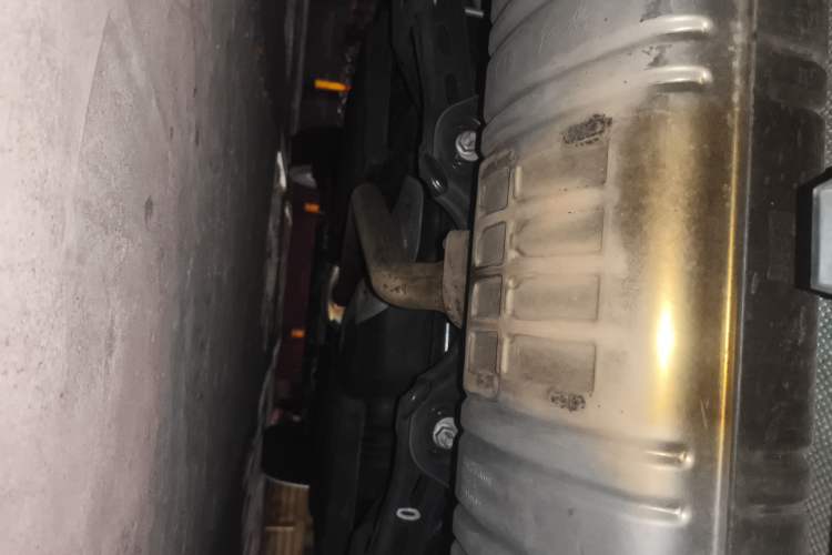 Used Hongqi HS3 2023 1.5T Two-Wheel Drive Shanwei Edition Chassis Rear