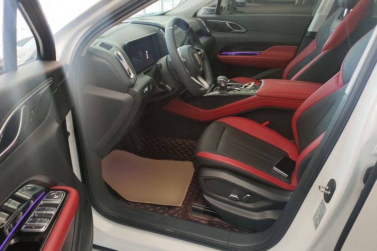 Used Hongqi HS3 2023 1.5T Two-Wheel Drive Shanwei Edition Interior 3