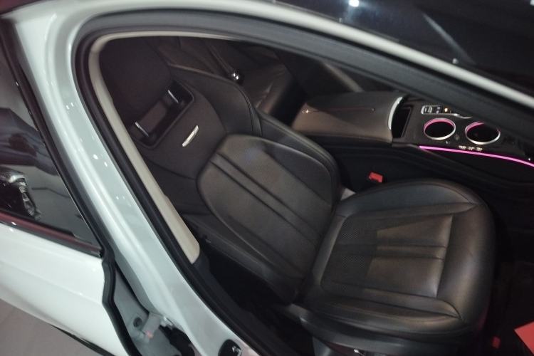 Used Hongqi HS3 2023 2.0T All-Wheel-Drive Youwei Version Right Front Seat