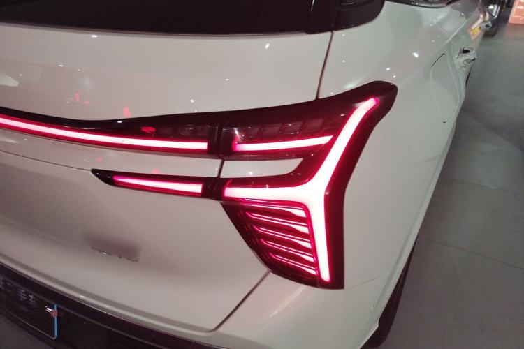 Used Hongqi HS3 2023 2.0T All-Wheel-Drive Youwei Version Right Rear Taillight