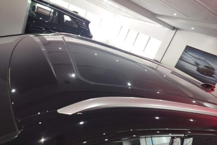 Used Hongqi HS3 2023 2.0T All-Wheel-Drive Youwei Version Roof