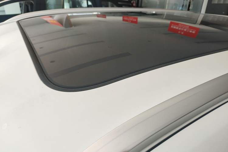 Used Hongqi HS3 2023 1.5T Two-Wheel Drive Shanwei Edition Roof